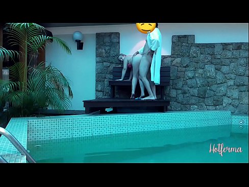 ❤️ Tus thawj coj caw tus tub txib mus rau hauv lub pas dej, tab sis tsis tuaj yeem tiv taus kub ❤️❌ Porn video ntawm peb ❌ Ib
